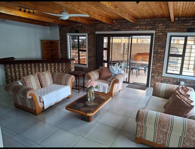 3 BEDROOM HOUSE FOR SALE IN VELD-EN-VLEI